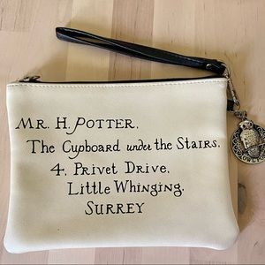 Harry Potter Hogwarts acceptance letter clutch